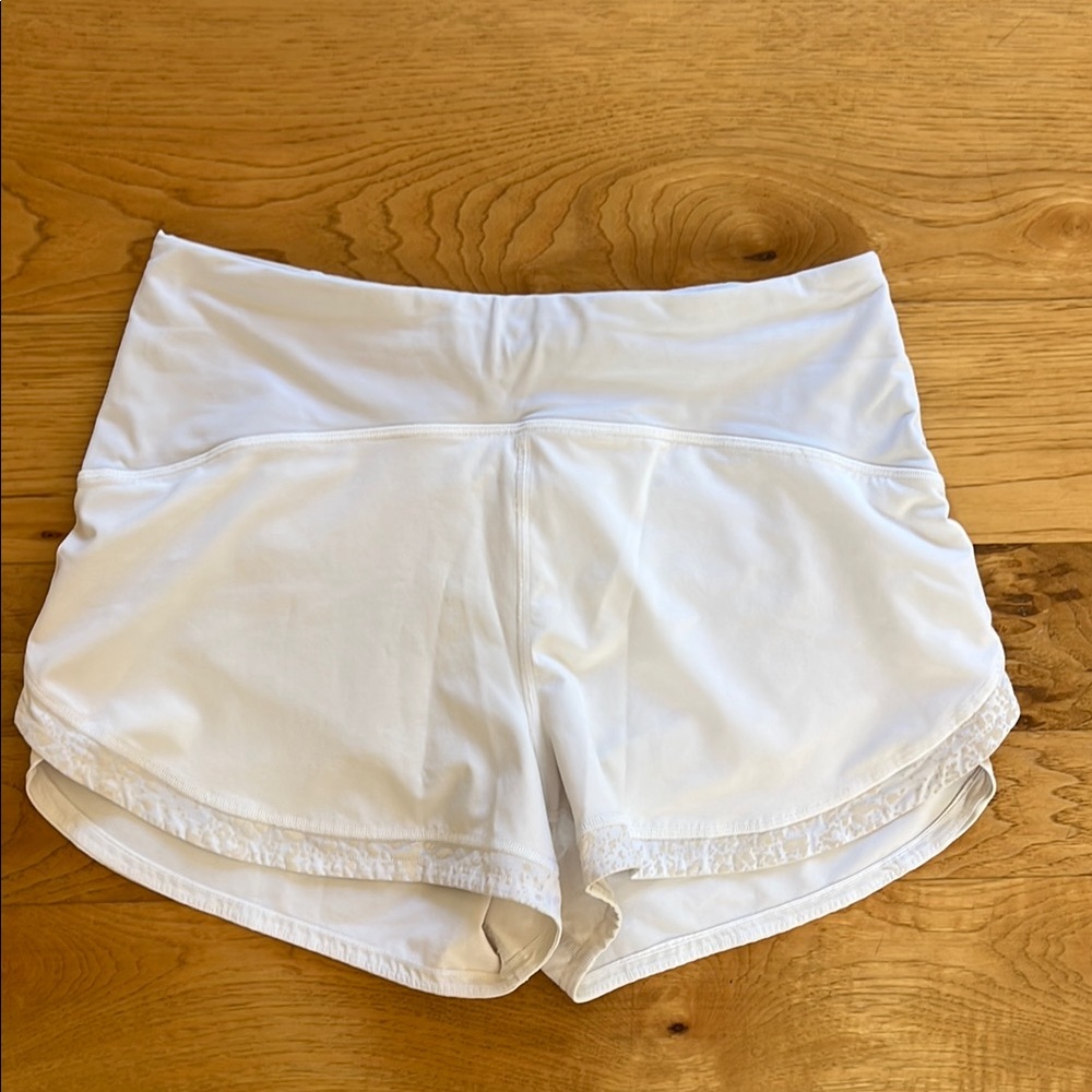 White lululemon Shorts with reflective detail size 6